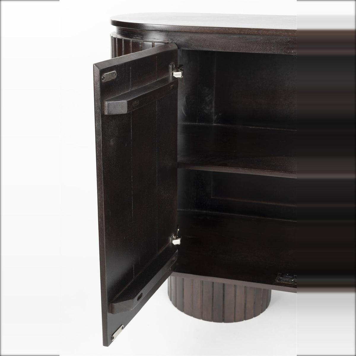 Cabinet Kenji Domestica – Open Door Detail