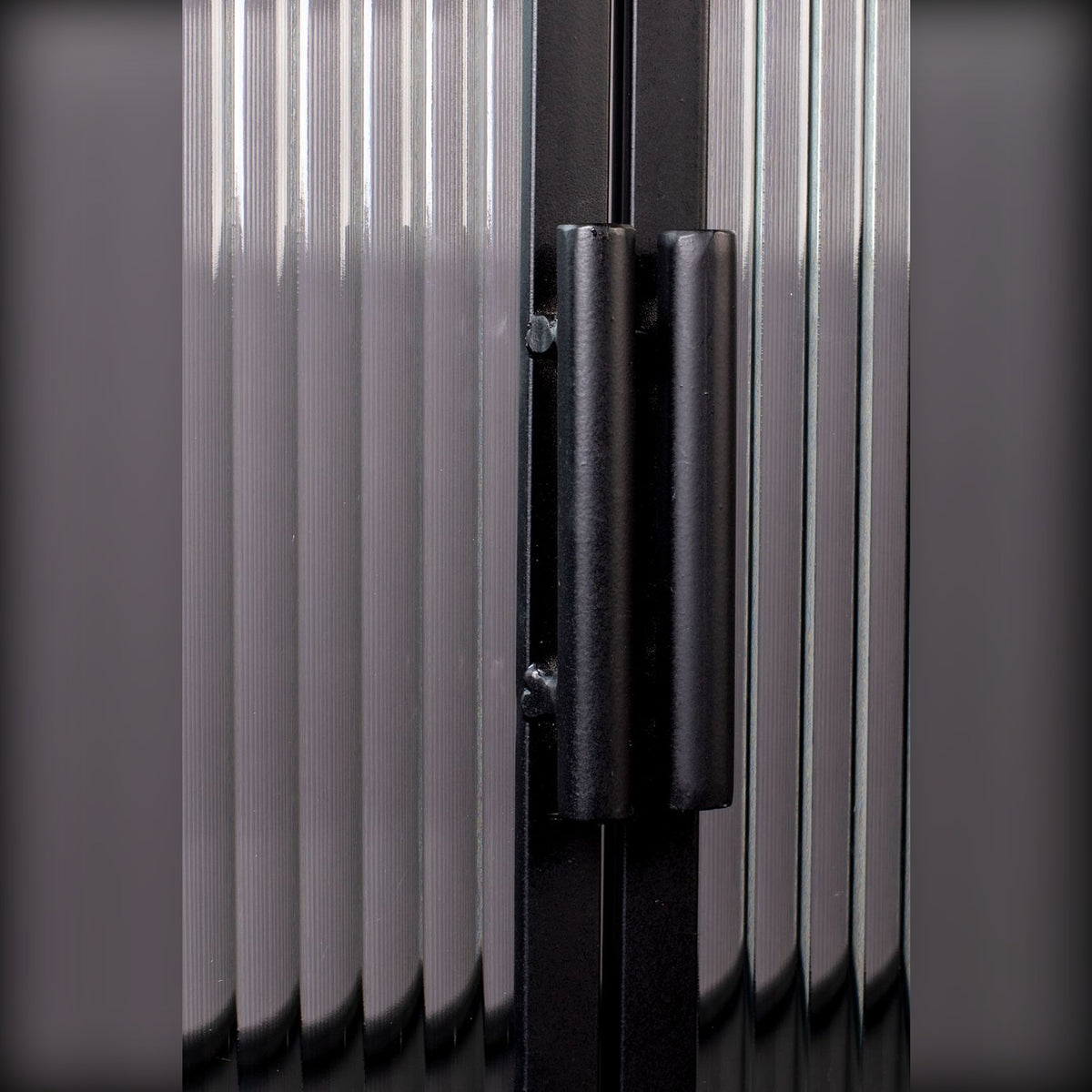 Cabinet Boli Small Black Domestica – Door Handles Close-up