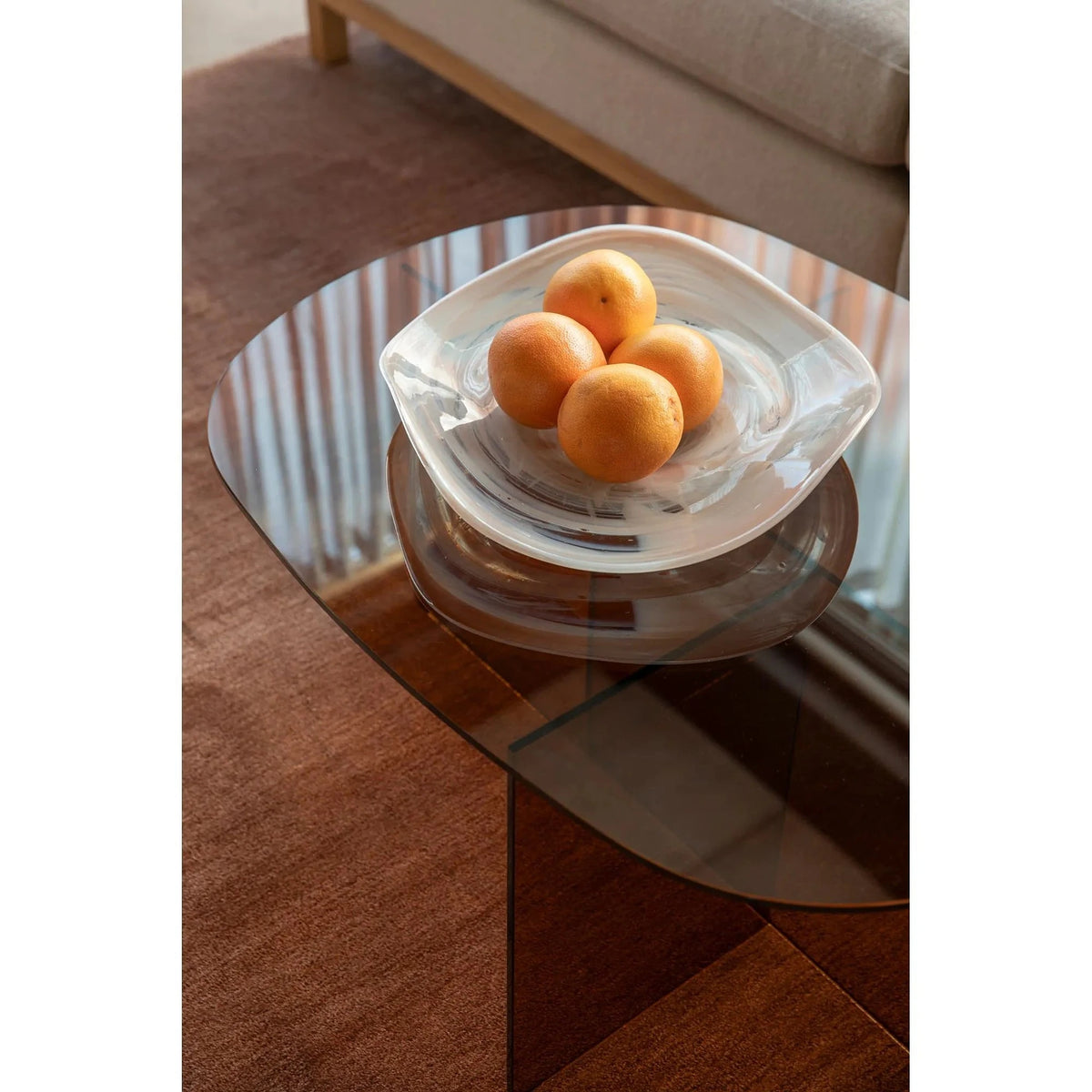 Coffee Table Linea Brown Domestica – Lifestyle – Glass Top with a Fruit Bowl
