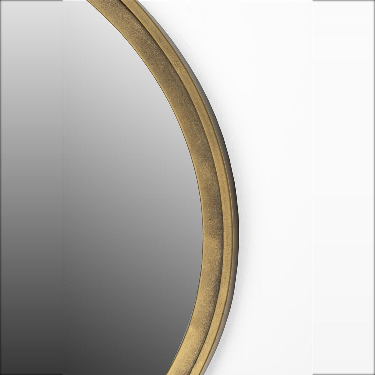 Mirror Matz Round Antique Brass Domestica – Frame Close-up, Angled