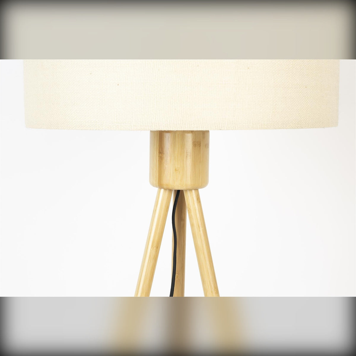 Floor Lamp Fan Bamboo Domestica – Shade and Tripod Close-up