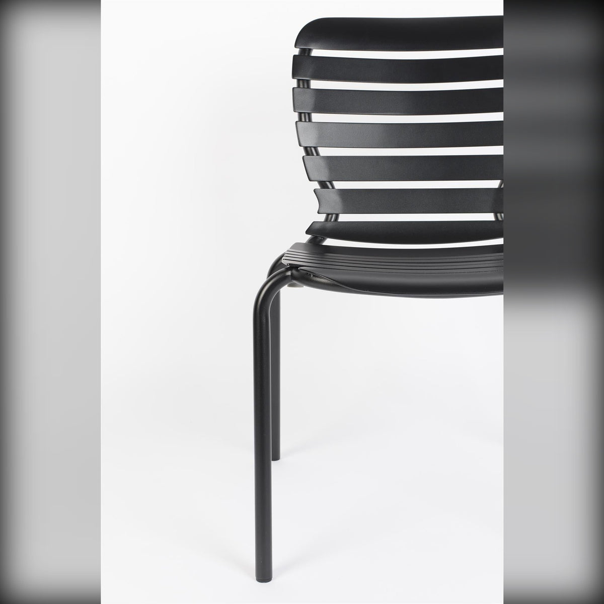 Garden Chair Vondel Black Domestica – Seat and Frame Side Close-up