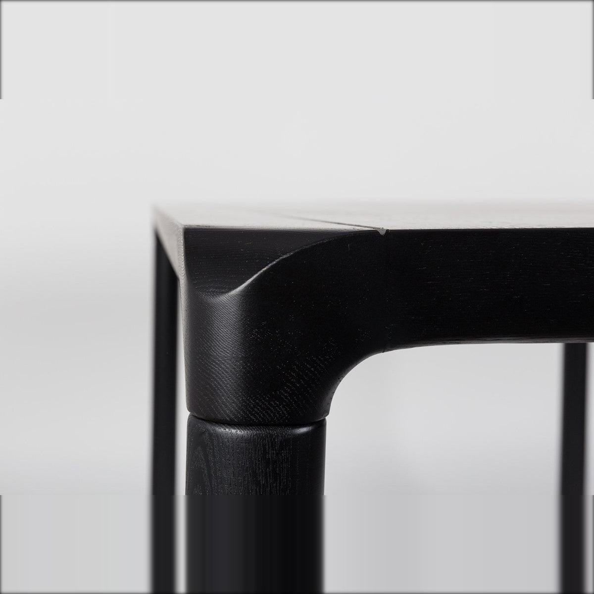 Dining Table Storm 220x90 Black Domestica – Tabletop Corner Close-up