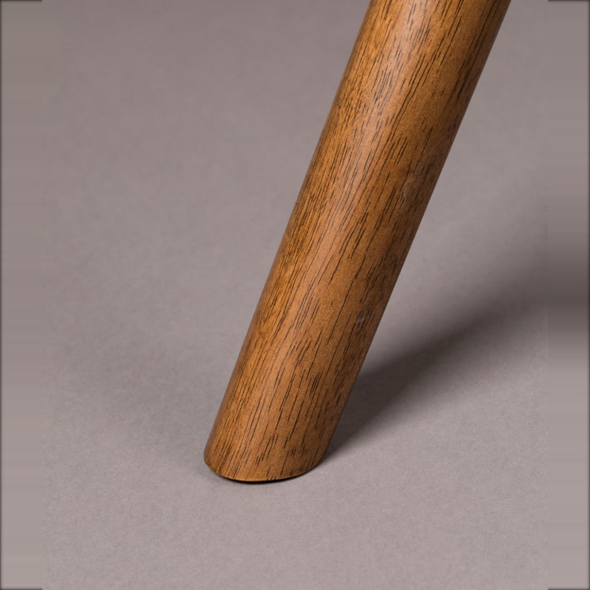 Dining Table Malaya Walnut Domestica – Leg Foot Close-up