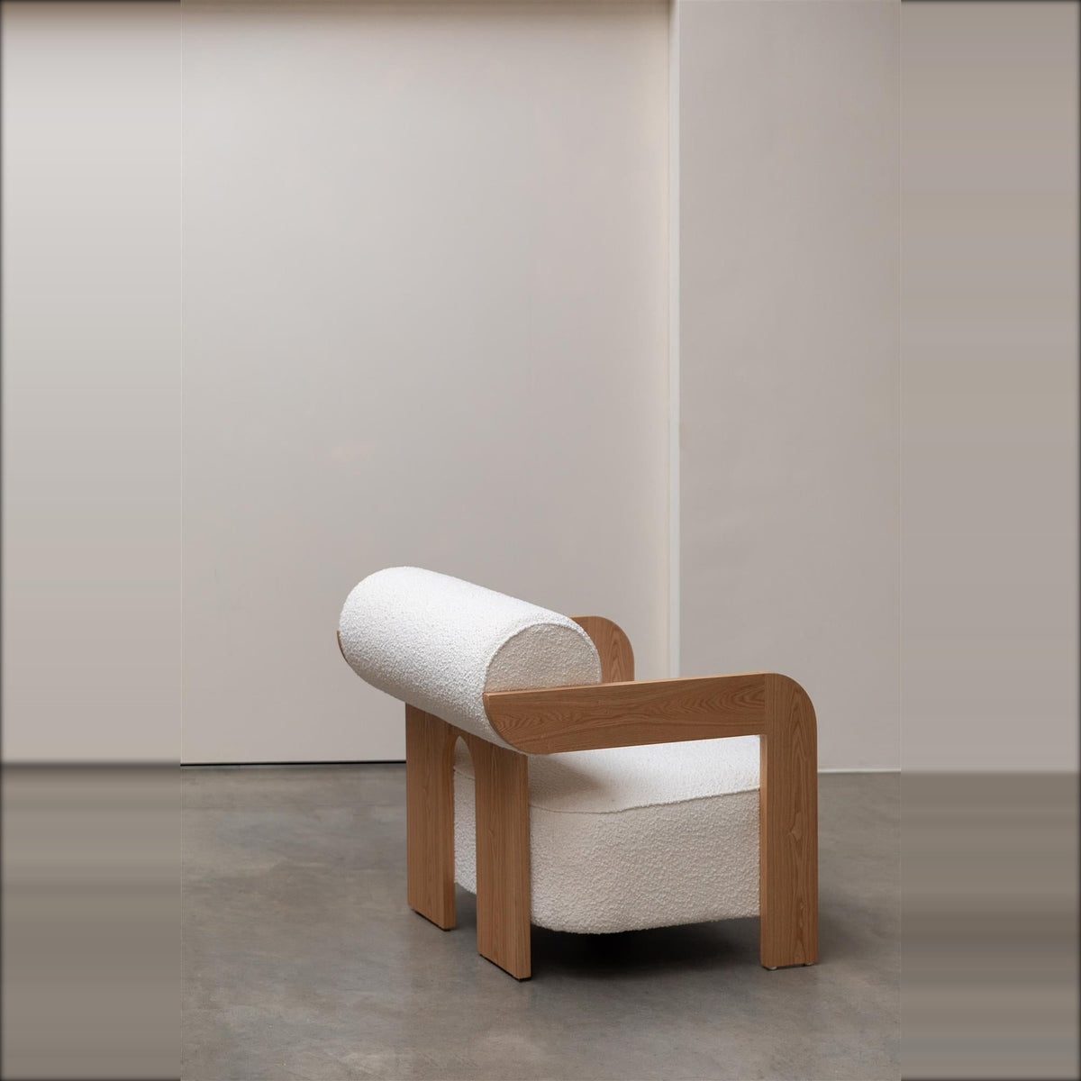 Lounge Chair Oolong Beige Domestica – Lifestyle – Minimal Interior with Concrete Floor