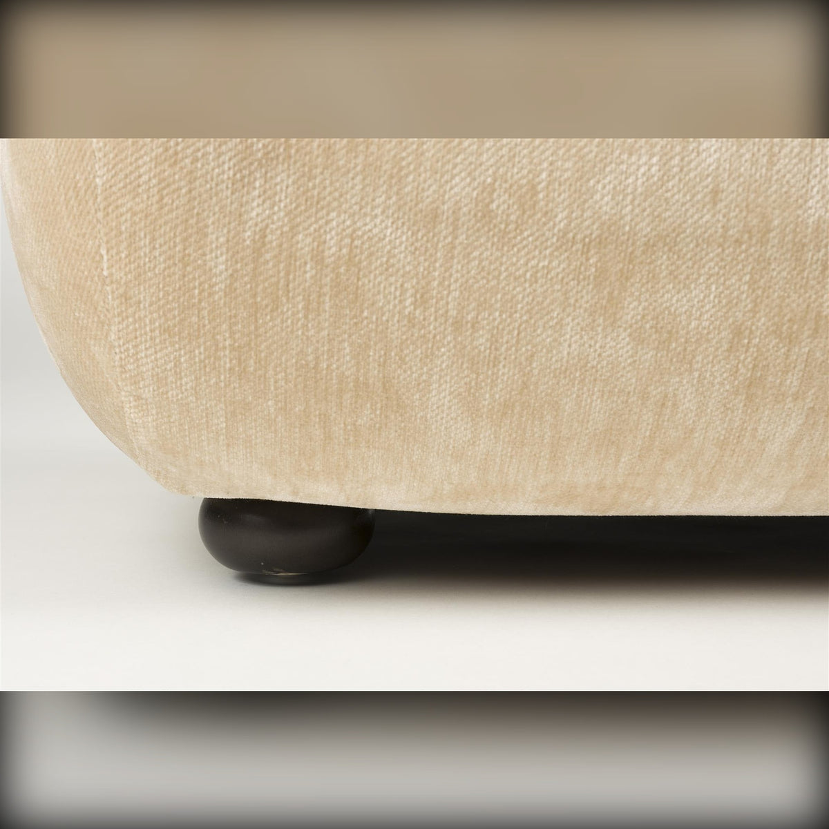 Lounge Chair Wyatt Velours Beige Domestica – Seat Base and Foot Detail