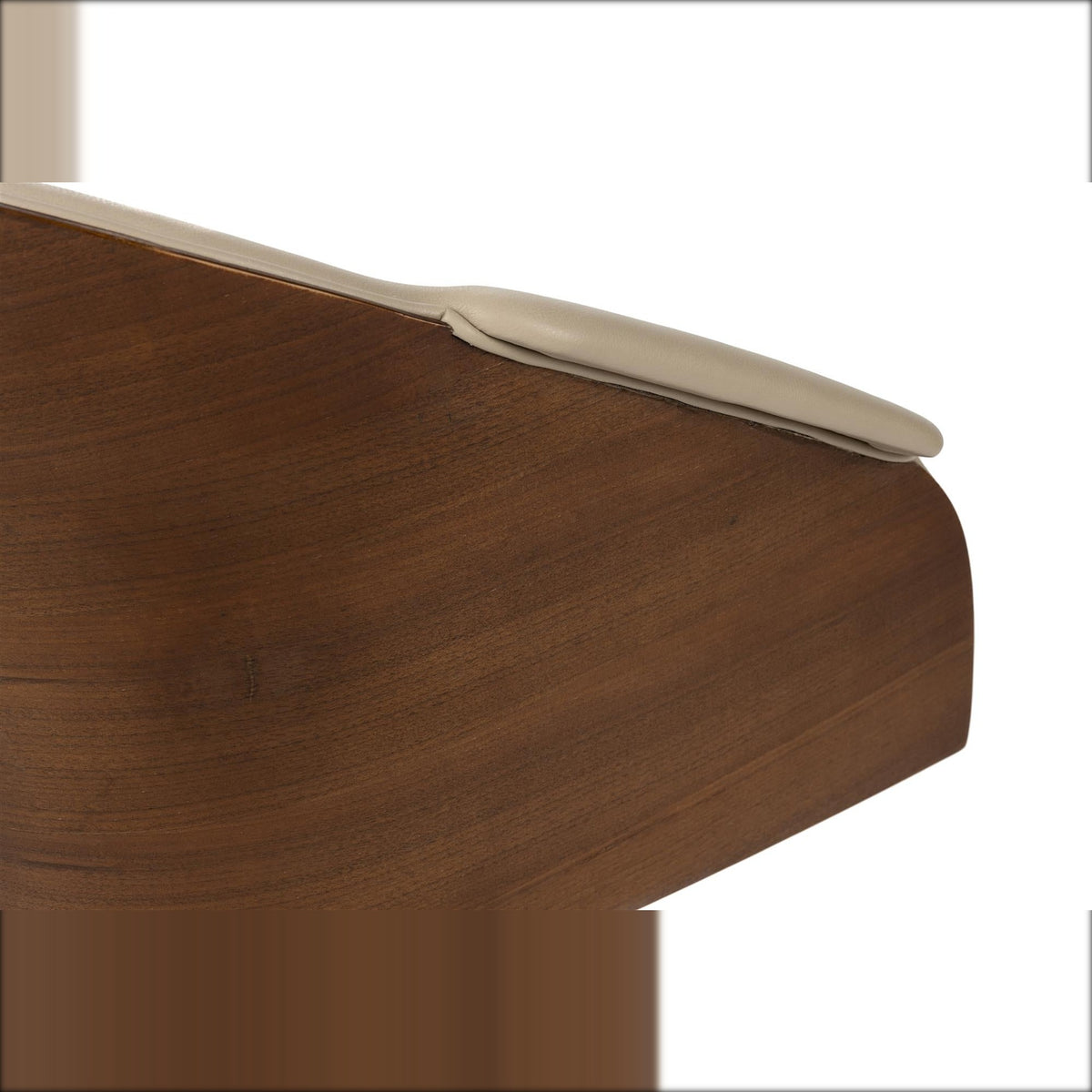 Lounge Chair Frie Beige Walnut Domestica – Curved Walnut Shell Edge Detail