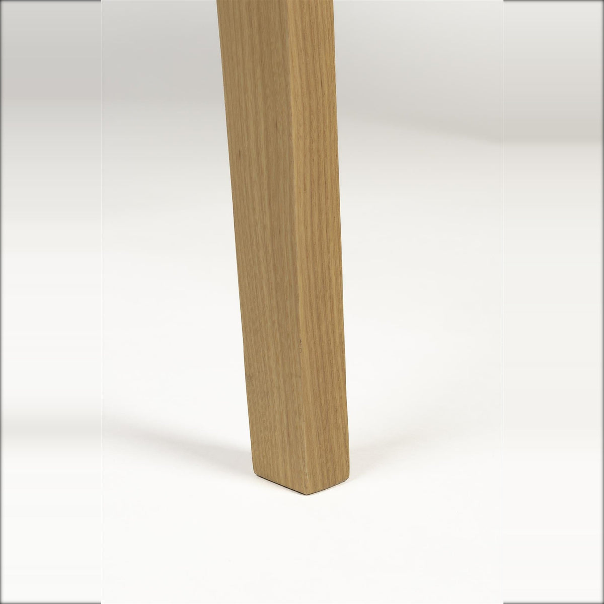 Desk Kaat Natural Domestica – Leg Detail