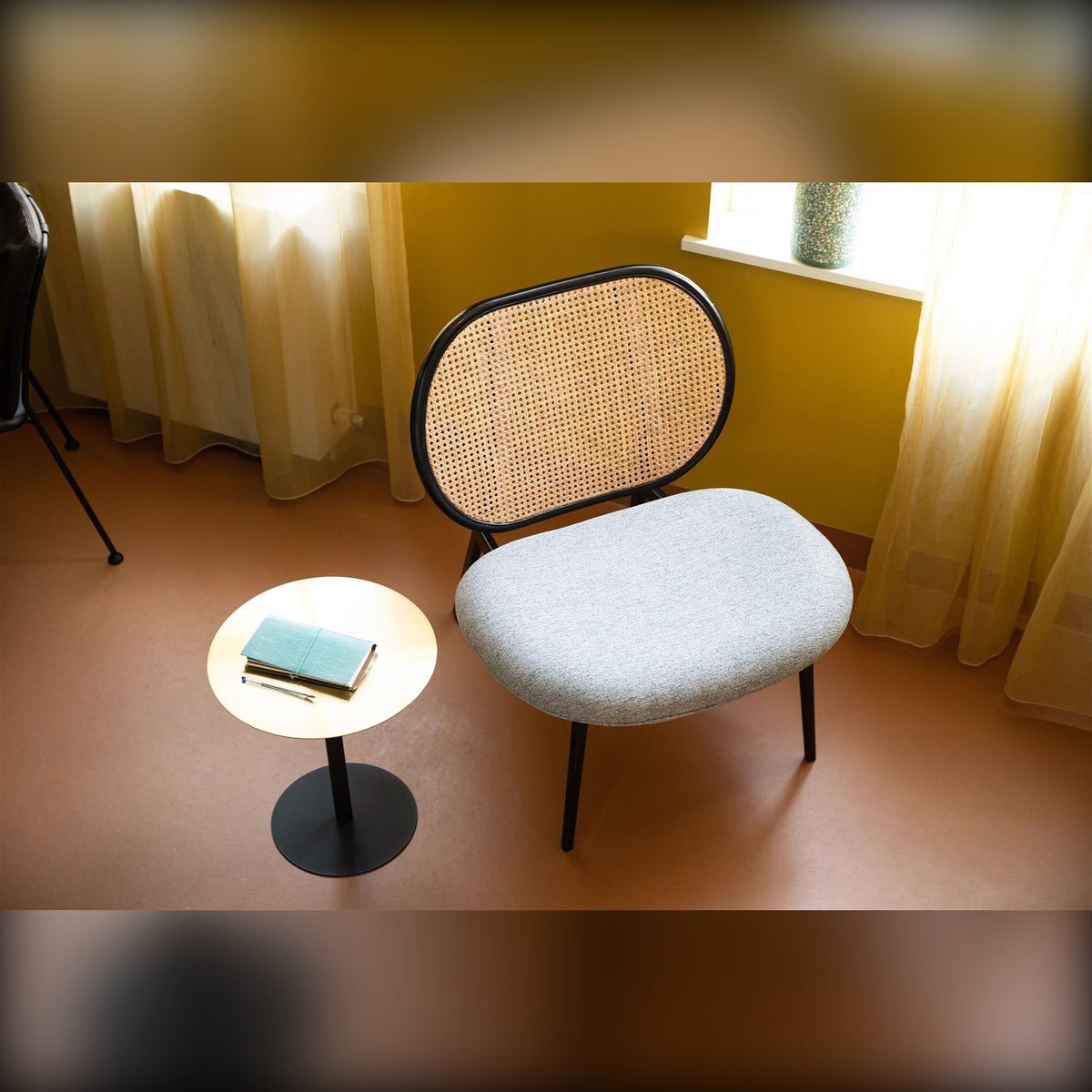Lounge Chair Spike Natural Grey Domestica – Lifestyle – Mustard Room with Side Table, Close