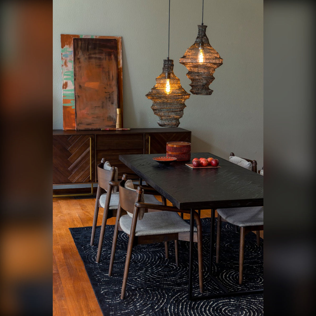 Sideboard Class High Golden Brown Domestica – Lifestyle – Dining Room with Pendant Lamps and Blue Rug