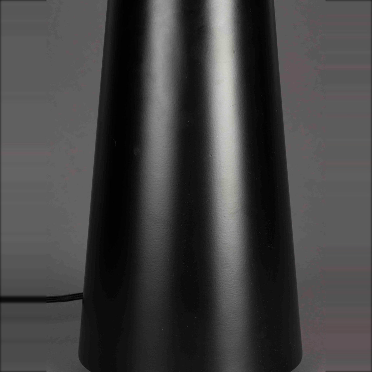 Table Lamp Elon Natural Domestica – Black Base Close-up