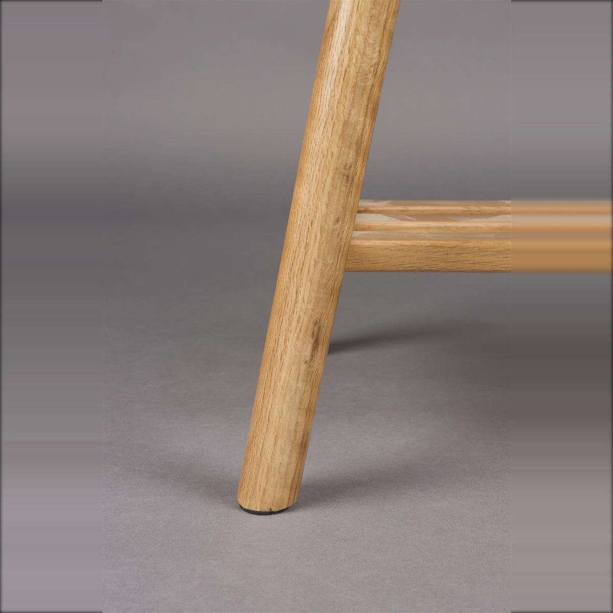 Stool Kintaro Natural Domestica – Leg Close-up