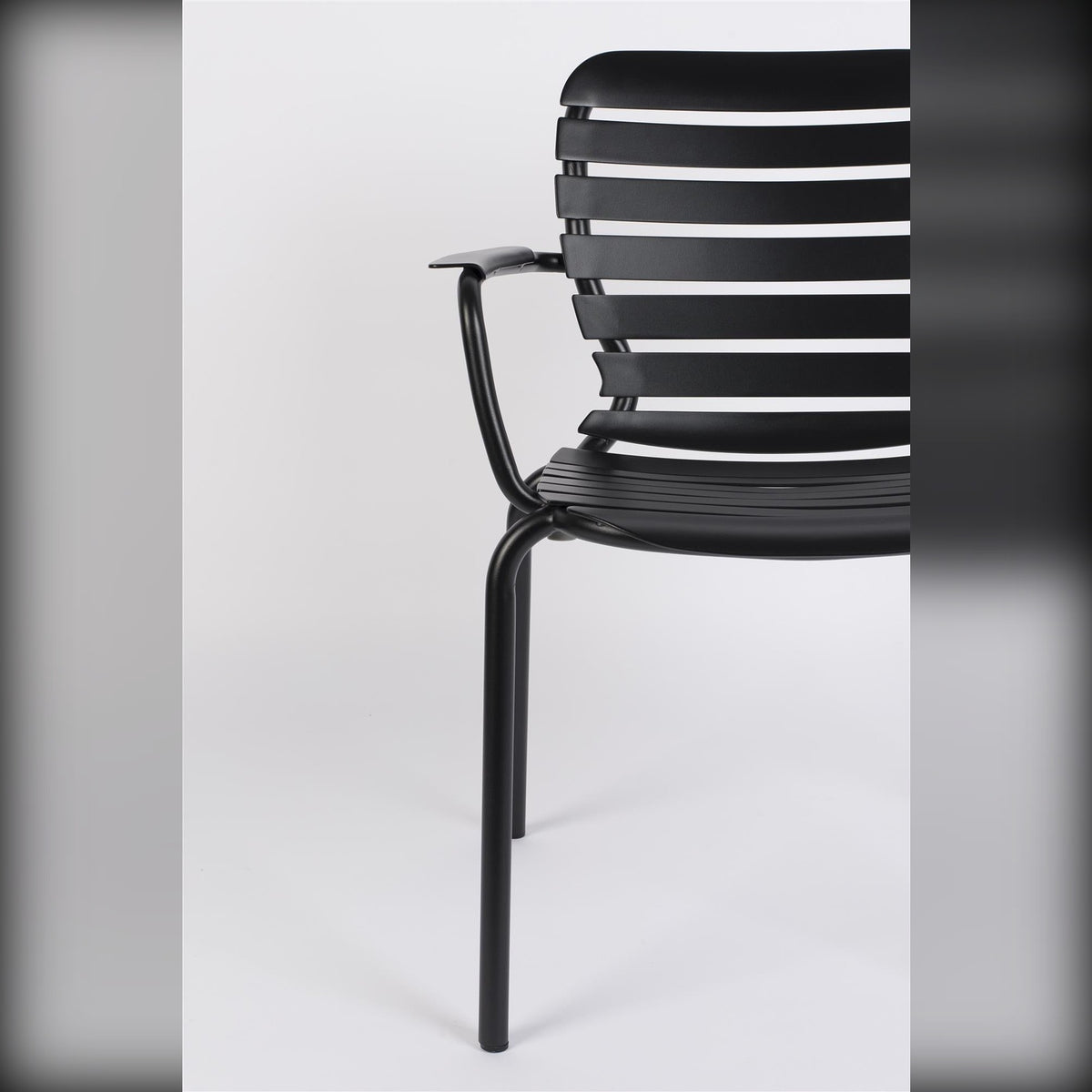 Garden Armchair Vondel Black Domestica – Backrest from Behind Close-up