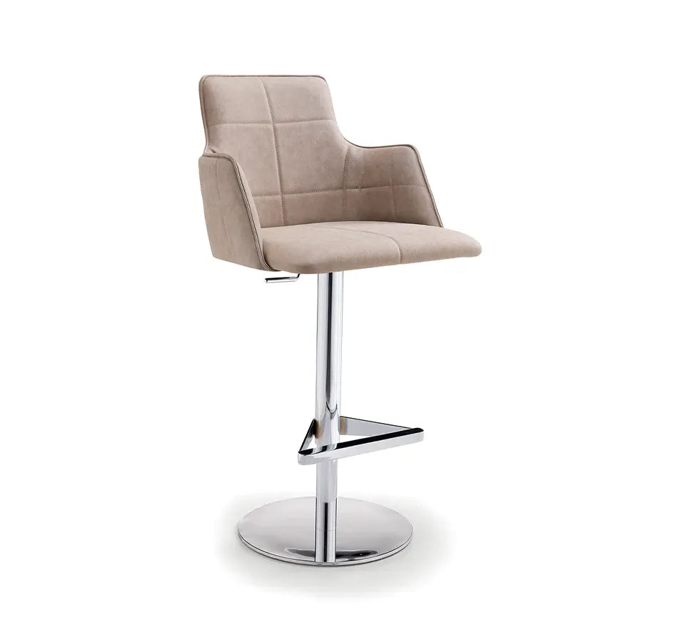 Bar & Counter Stool Iris – Iris P SG front view on white background