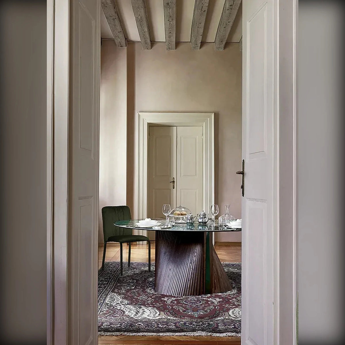 Round Dining Table Clover Ø180 – alternative view 1