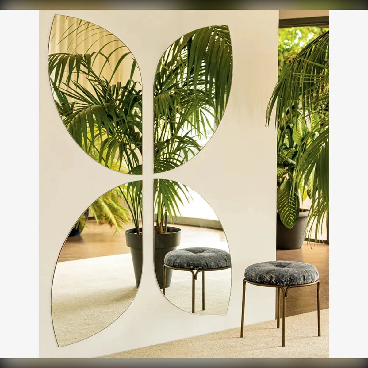 Wall Mirror Lotus – alternative view 1