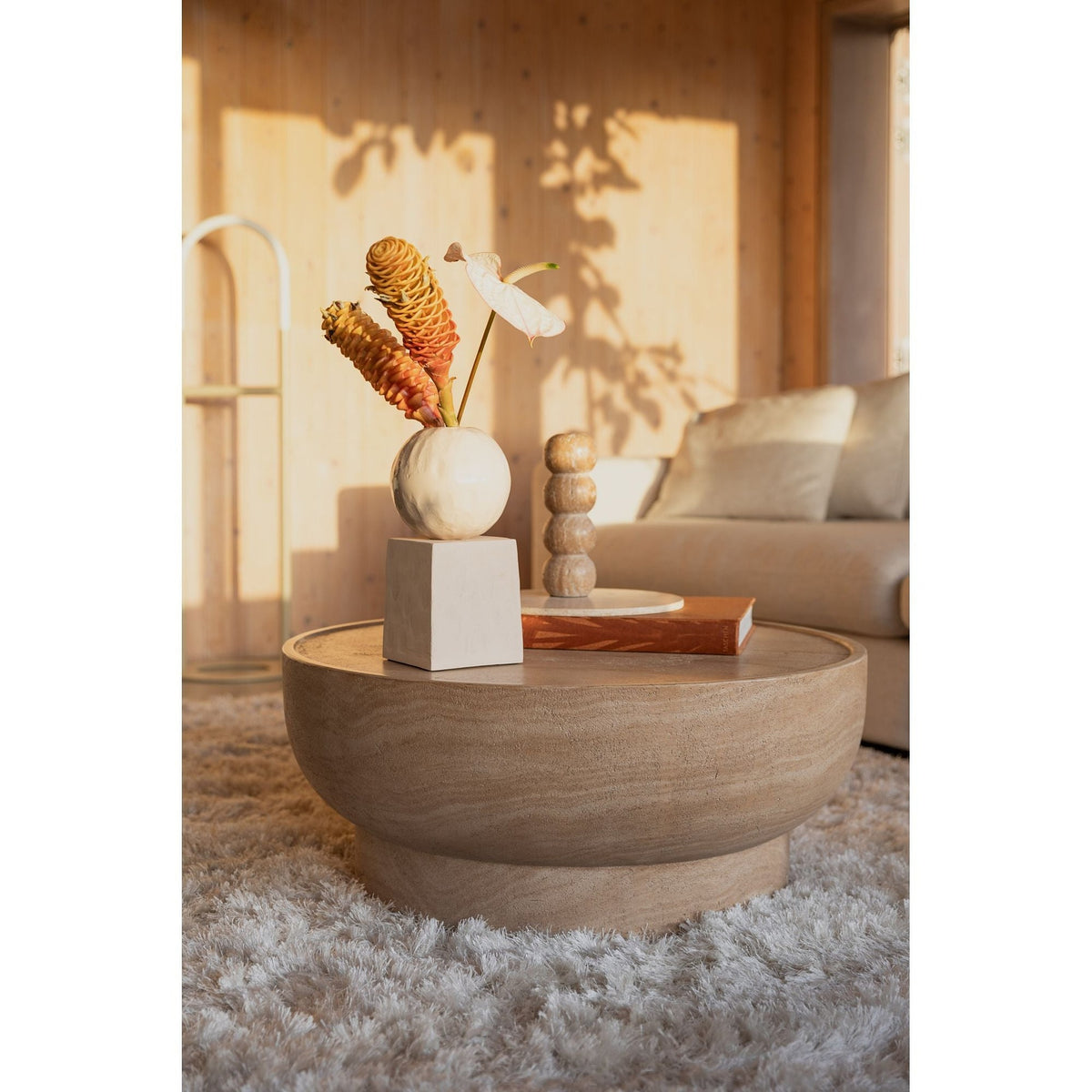 Vase Crocus Beige Domestica – Lifestyle – On a Round Coffee Table with Dried Flowers