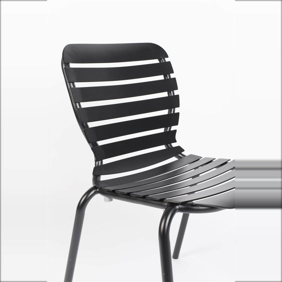 Garden Chair Vondel Black Domestica – Slatted Seat and Backrest Close-up