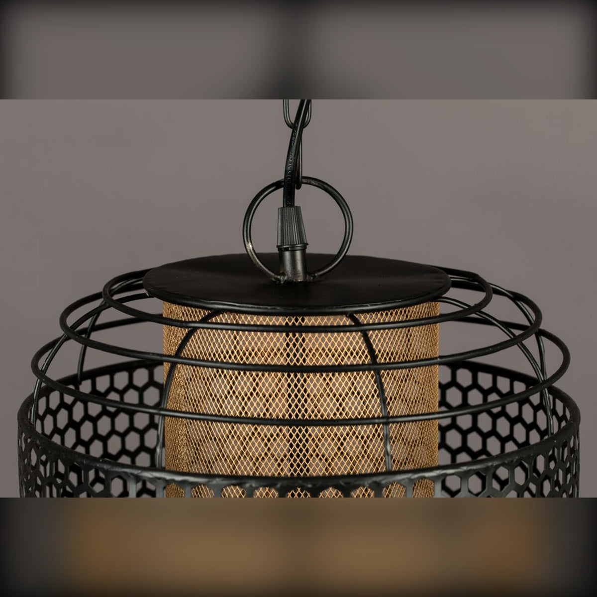 Pendant Lamp Archer L Black Domestica – Shade Top and Chain Detail