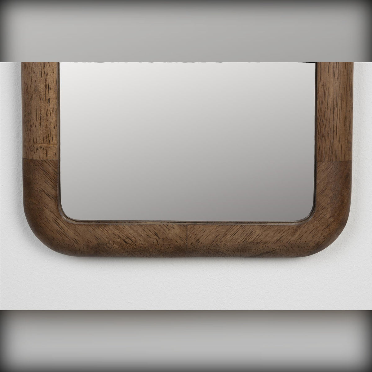 Mirror Nyko Rectangle M Domestica – Rounded Bottom Corners Close-up