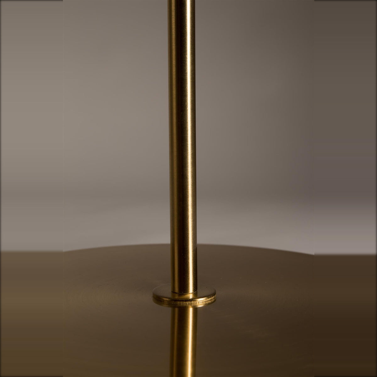 Floor Lamp Eclipse Brass Domestica – Stem and Base Joint Detail