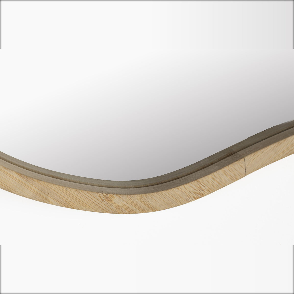 Mirror Zem Small Natural Bamboo Domestica – Frame Edge Close-up