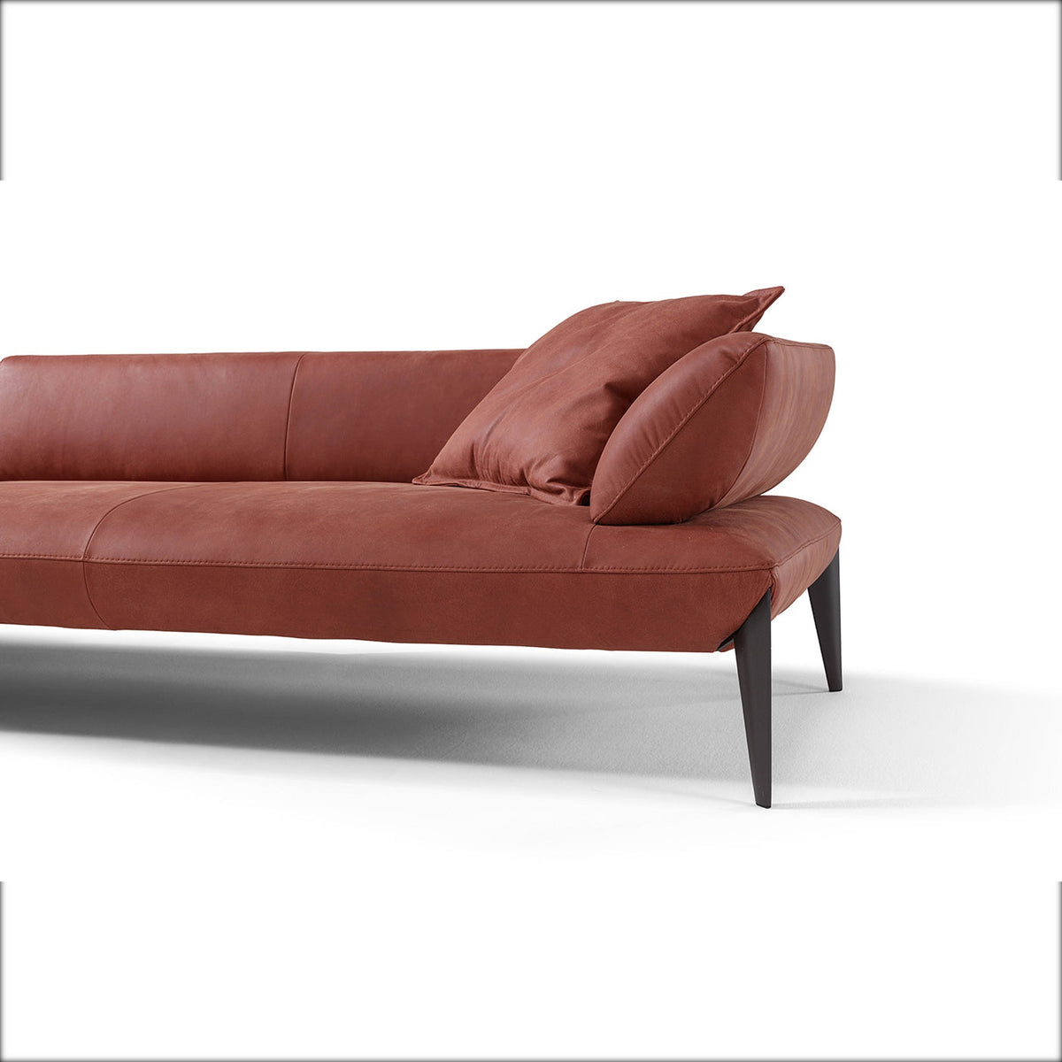 Avenue Domestica – Armrest and Leg Detail