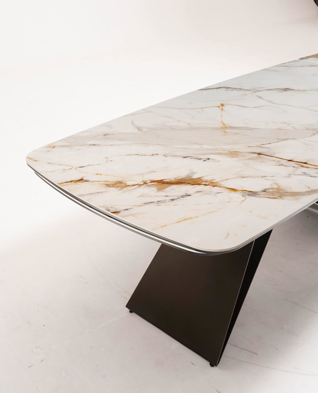 Extendable Dining Table Thanos X 200-280 cm Calacatta Borghini / Bronze Domestica – Lifestyle