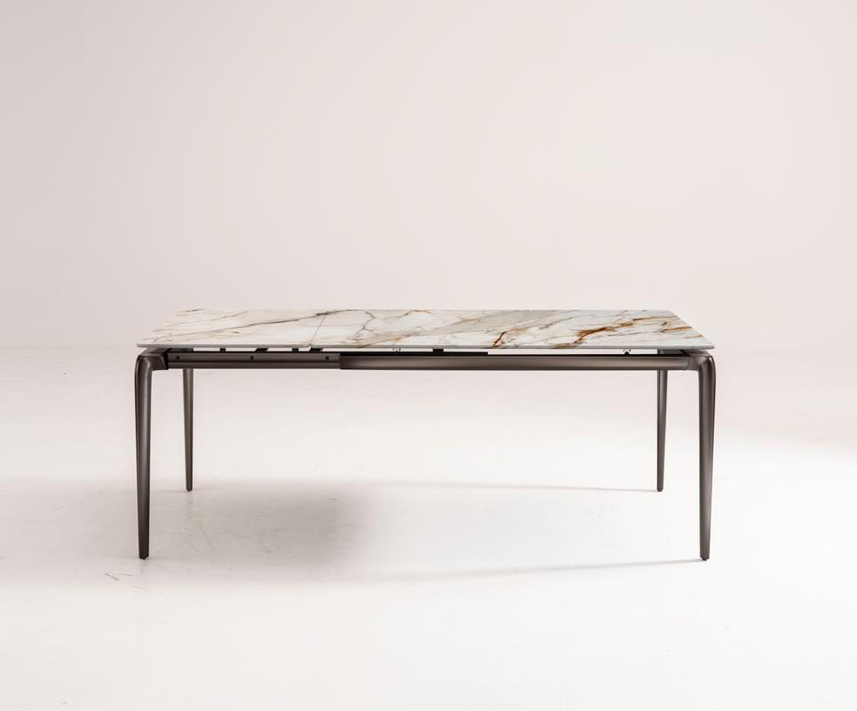 Extendable Dining Table Rail 140-200 cm Calacatta Gold / Bronze Domestica – Lifestyle