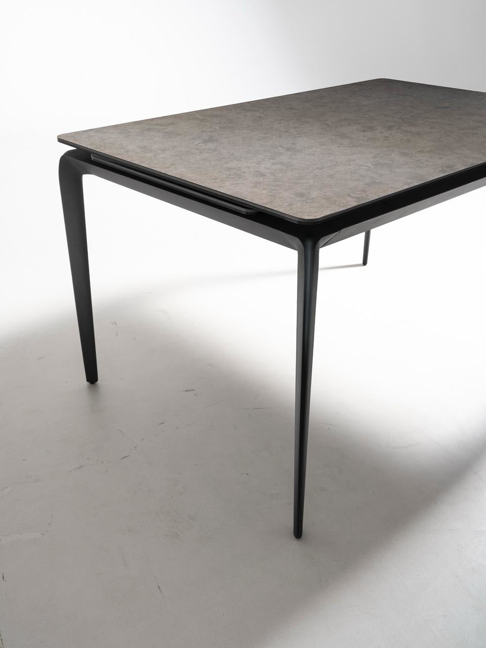 Extendable Dining Table Rail 140-200 cm Rust / Anthracite Domestica – Lifestyle