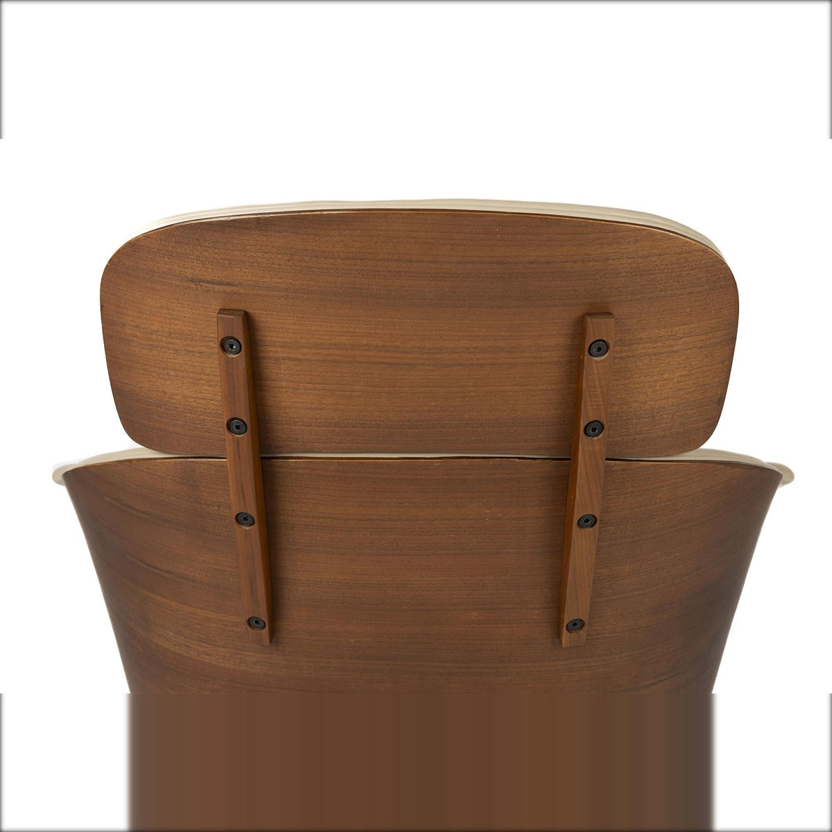 Lounge Chair Frie Beige Walnut Domestica – Walnut Shell and Headrest Mounting Detail