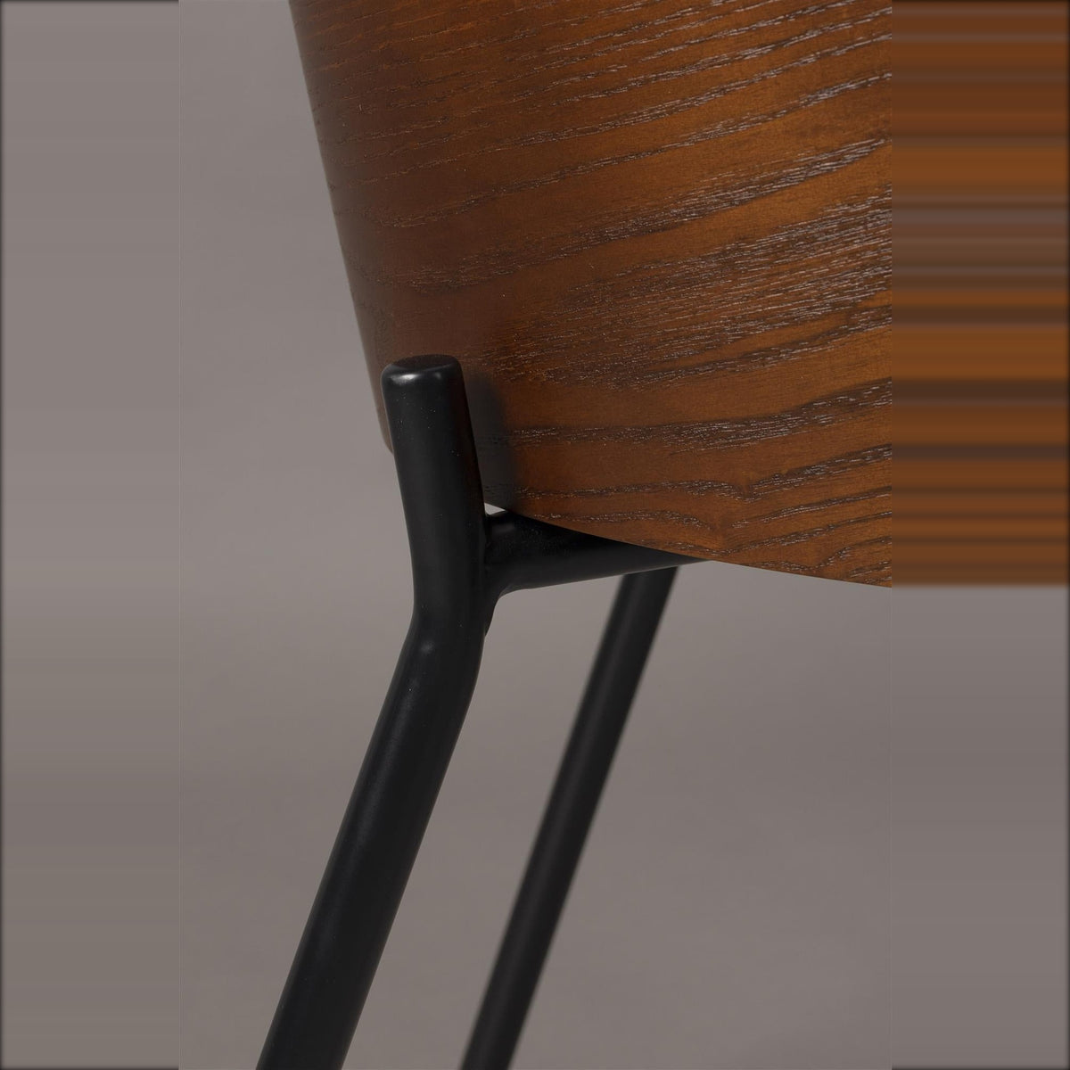 Dining Chair Rodin Beige Domestica – Leg and Shell Junction Detail