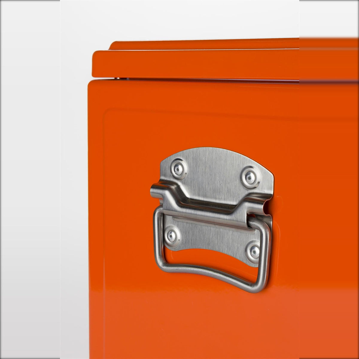 Cooler Be Cute Orange Domestica – Side Carry Handle Close-up
