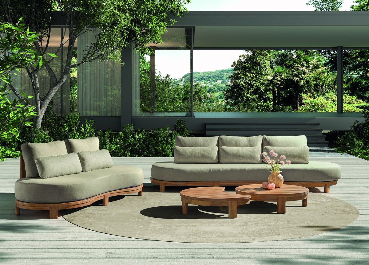 Sofa 2-Seater Ambon Teak Natural Cream Domestica – Lifestyle – Lounge Set on a Terrace with Garden View