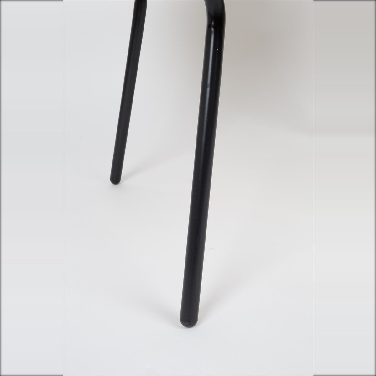 Coffee Table Oak Tray Natural Domestica – Black Steel Leg Detail
