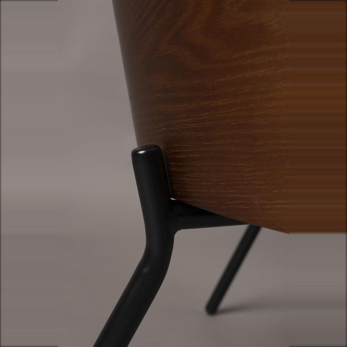 Lounge Chair Rodin Beige Domestica – Rear Leg Joint Detail