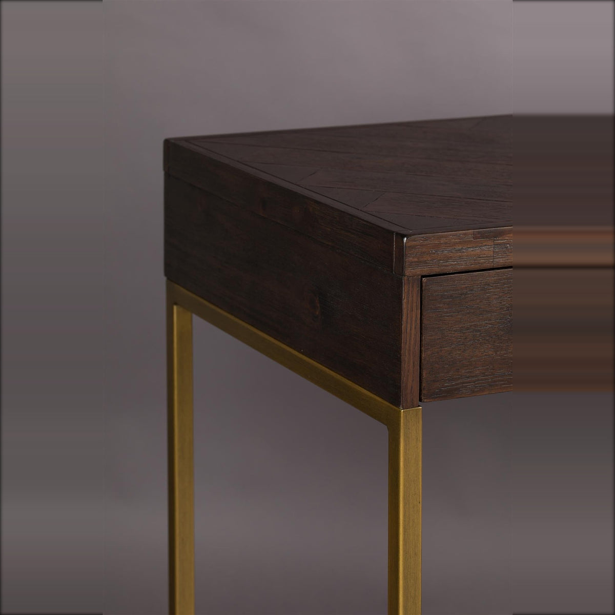Console Table Class Brown Domestica – Top Corner and Gold-Tone Frame Detail