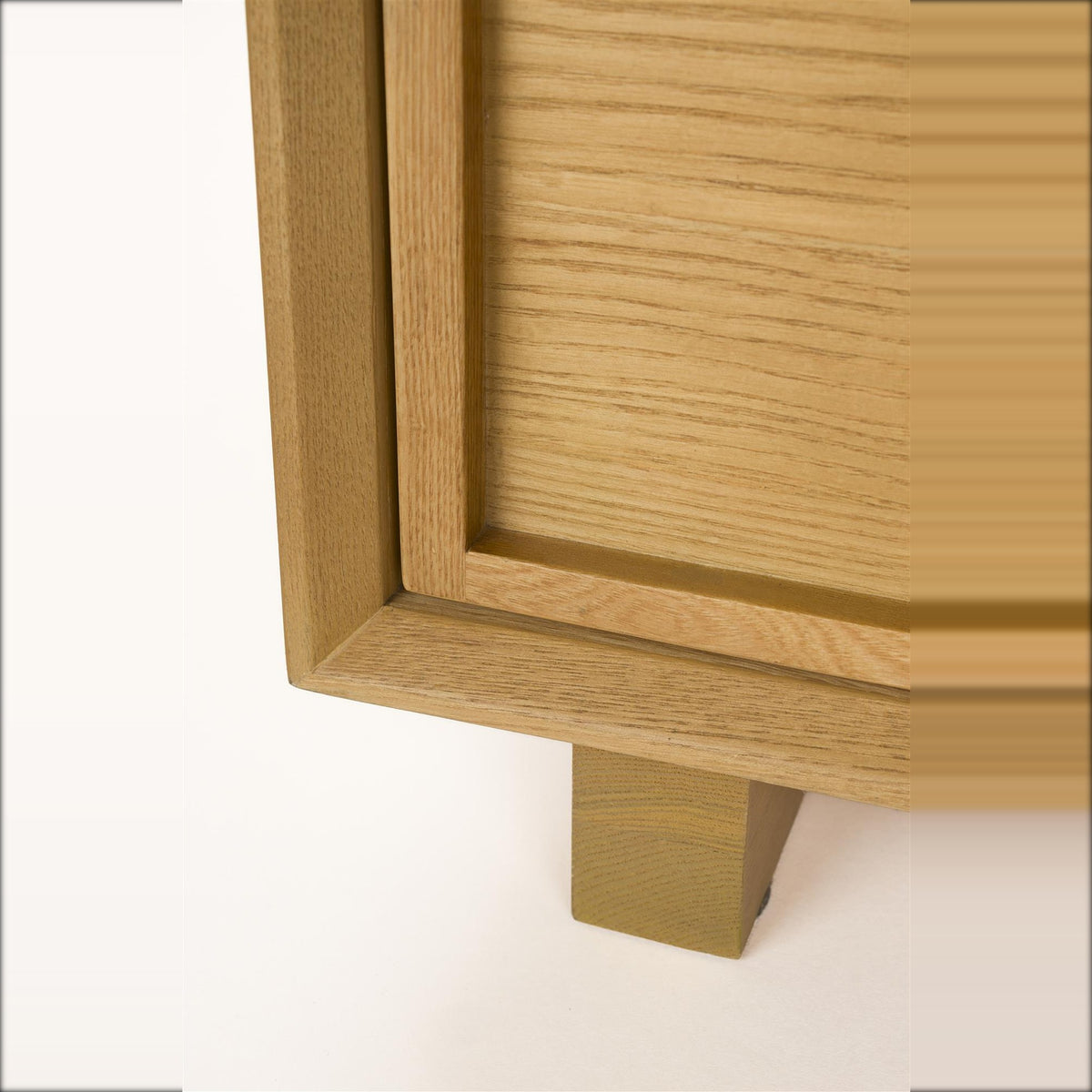 Cabinet Raster Domestica – Corner & Leg Detail
