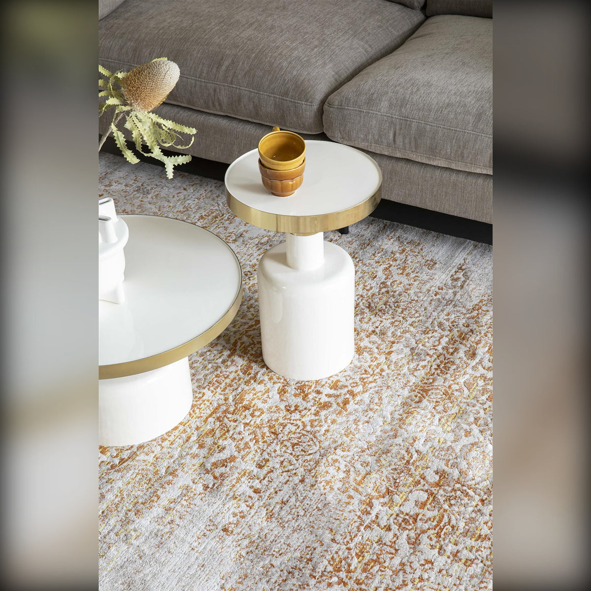 Carpet Magic 200x290 Sunrise Domestica – Lifestyle – Beneath Side Tables