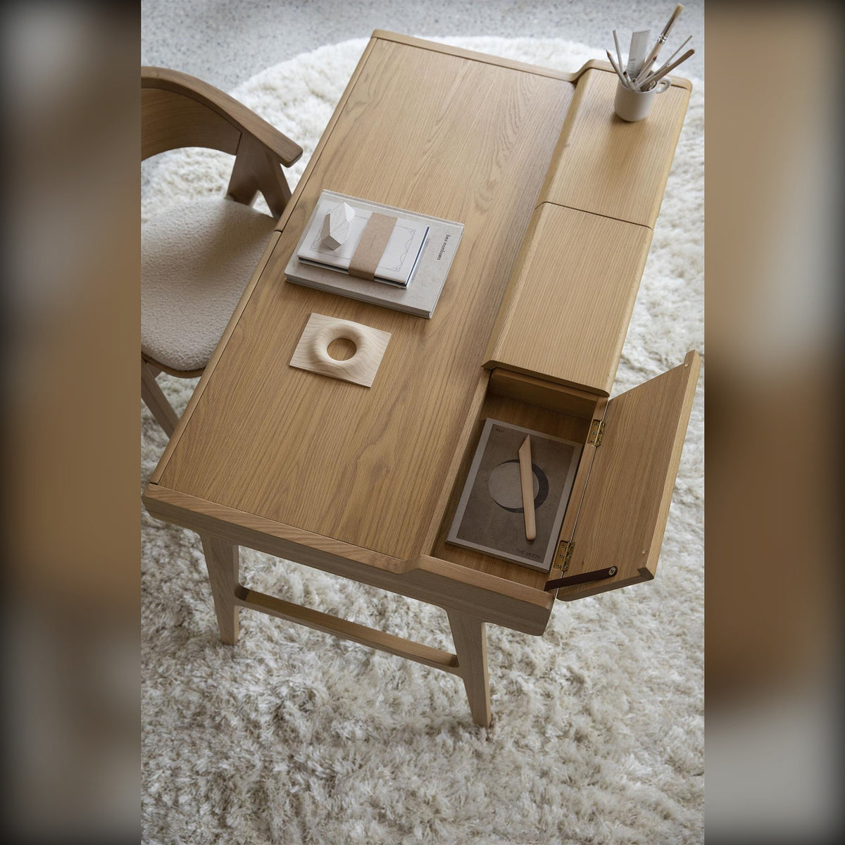 Desk Kaat Natural Domestica – Lifestyle – Overhead View with Open Side Compartment