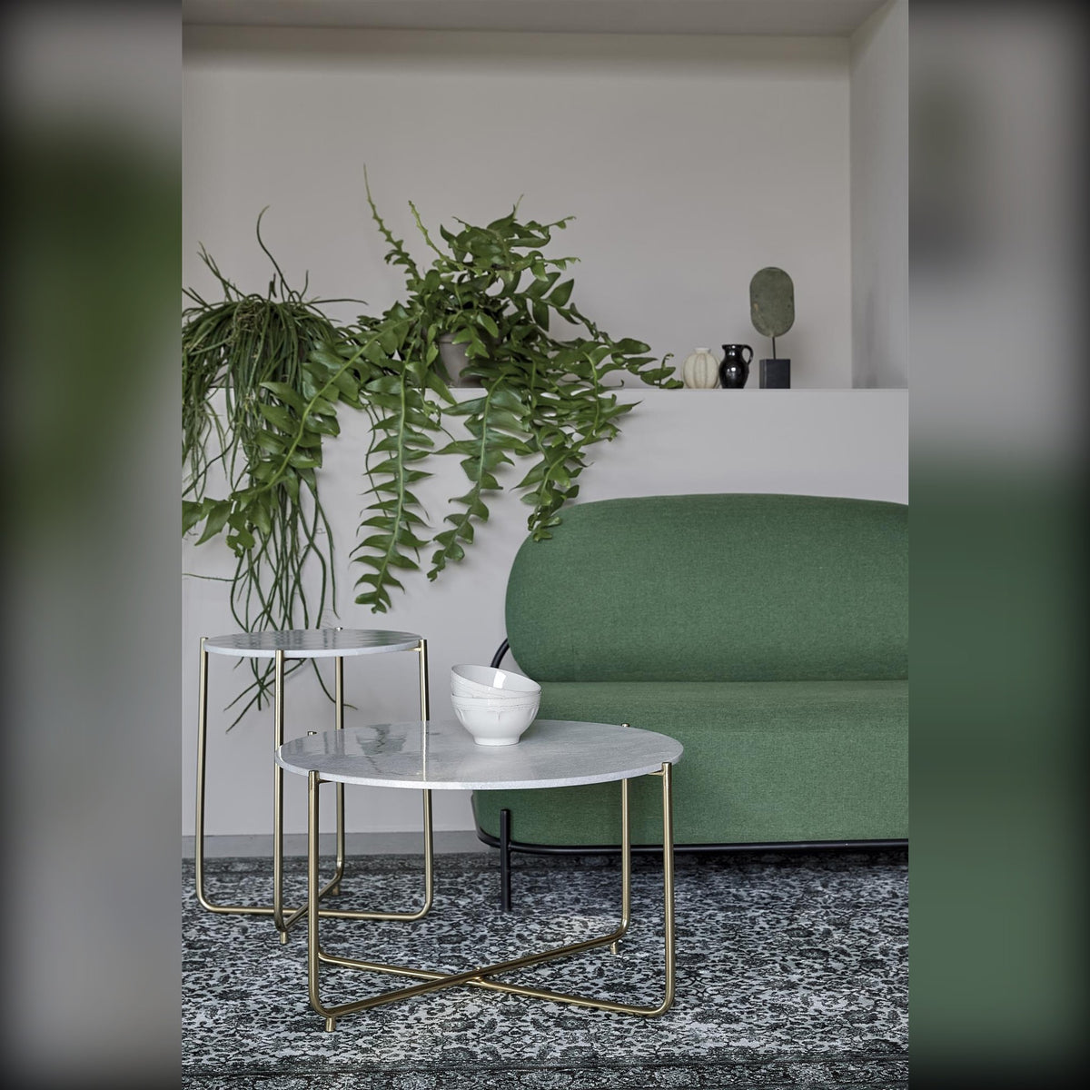 Coffee Table Timpa Marble White Domestica – Lifestyle – With Green Sofa and Plants