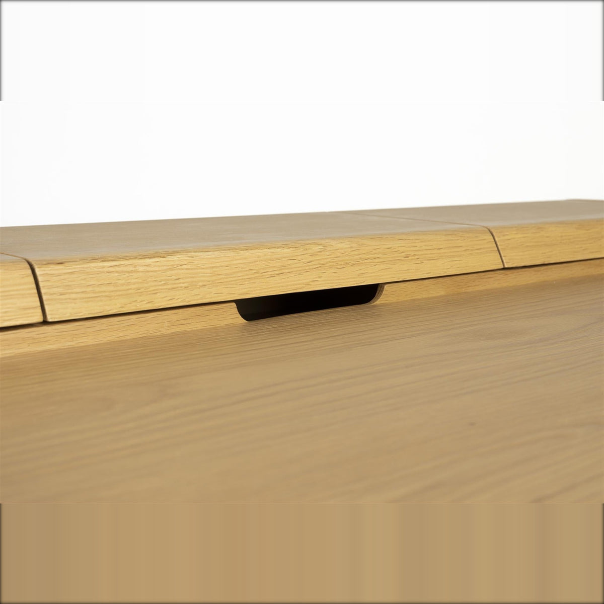 Desk Kaat Natural Domestica – Recessed Handle Detail