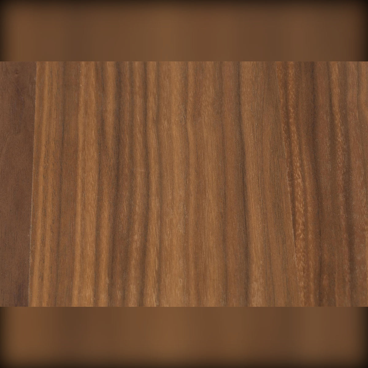 Dining Table Glimps 120/162x80 Walnut Domestica – Walnut Veneer Close-up