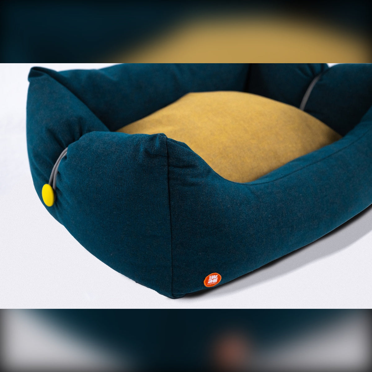 Pongo Pet Bed Egoitaliano Domestica – Studio Shot on White, View 4