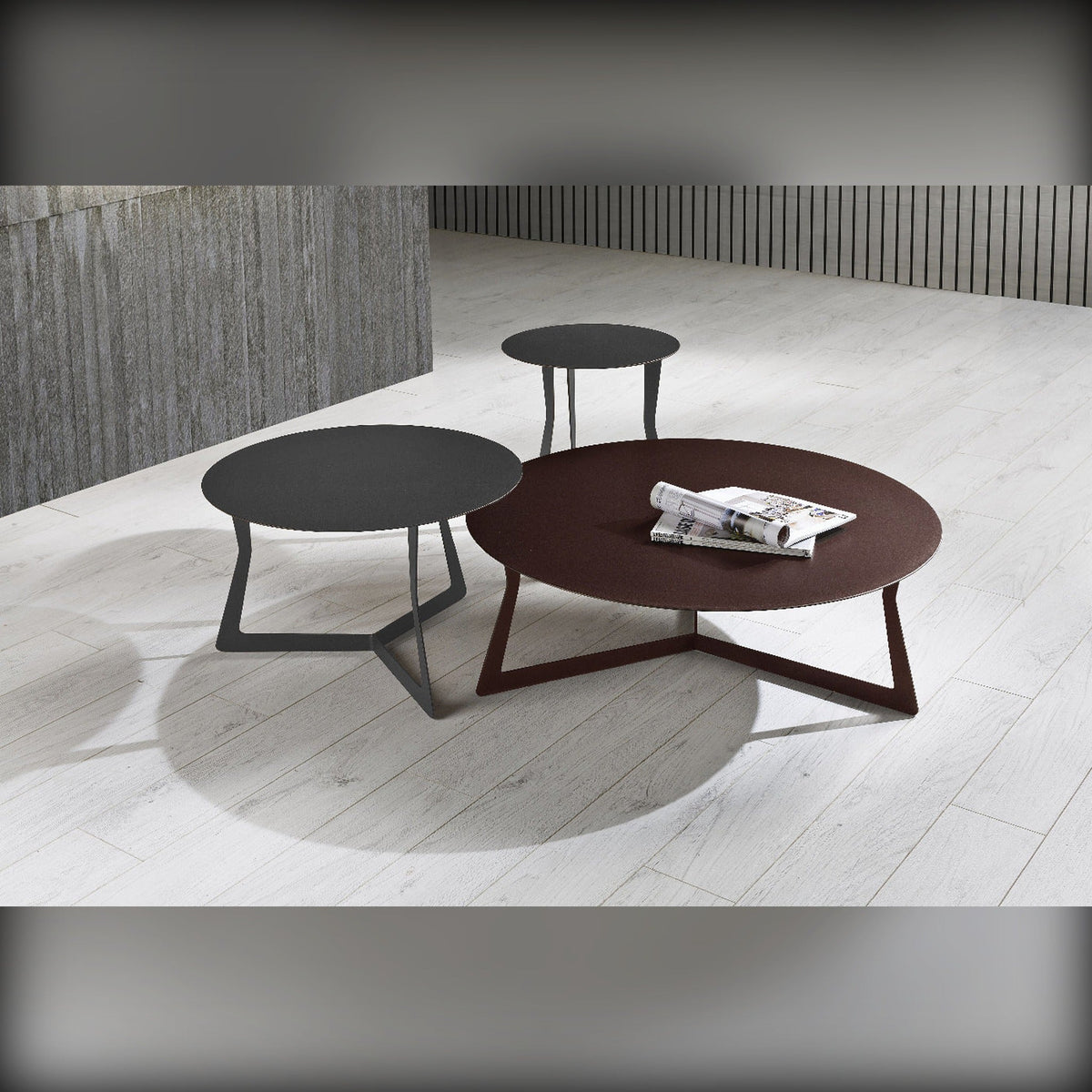 Coffee Table Planet Saturn Egoitaliano – two tables on a rug