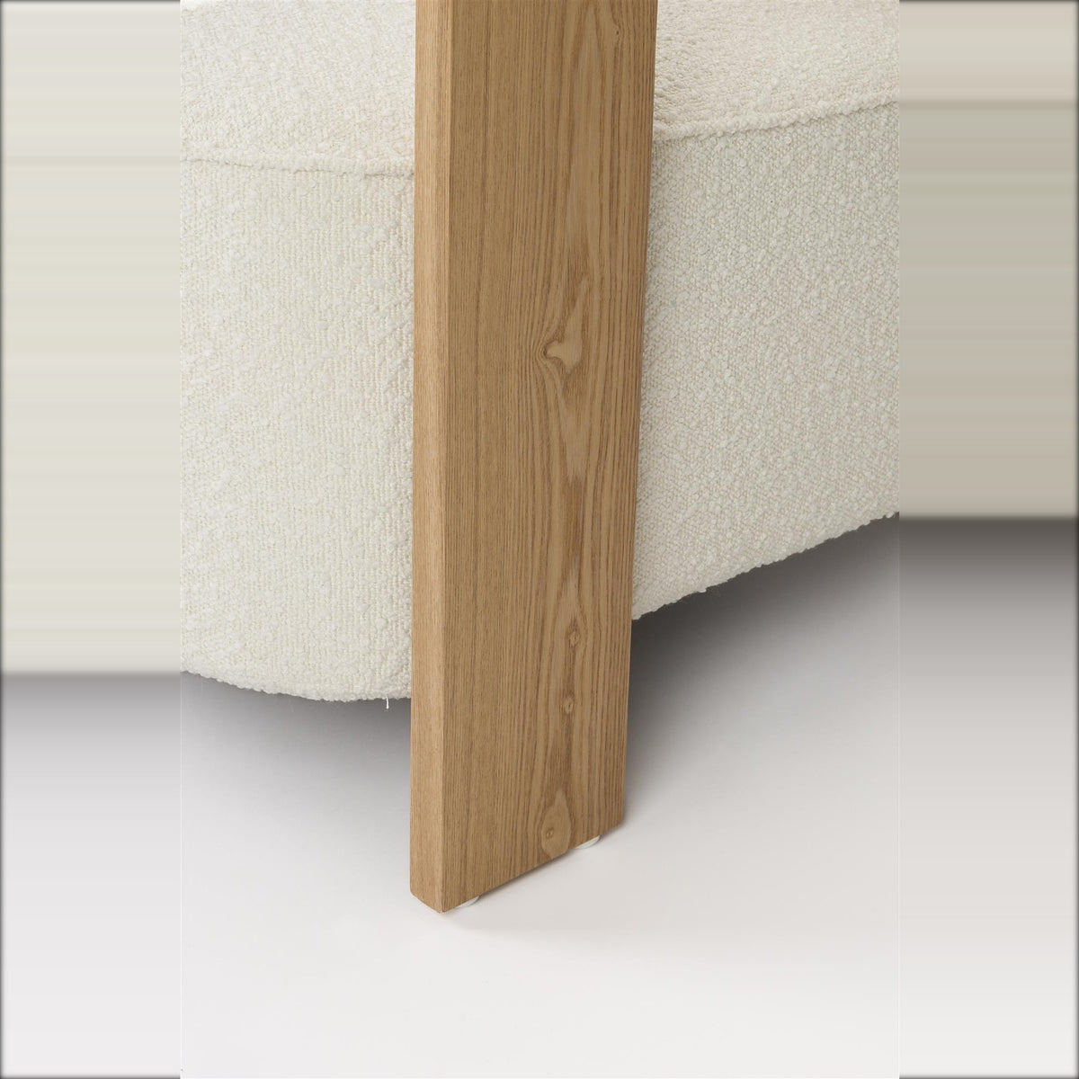 Lounge Chair Oolong Beige Domestica – Wooden Front Leg Detail