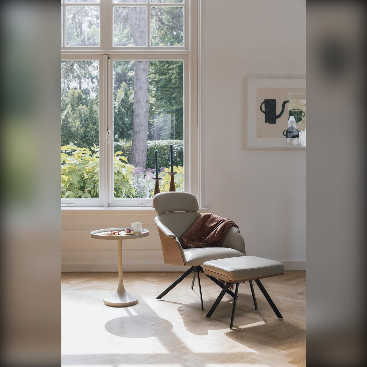 Lounge Chair Frie Beige Walnut Domestica – Lifestyle – By a Window with Footstool