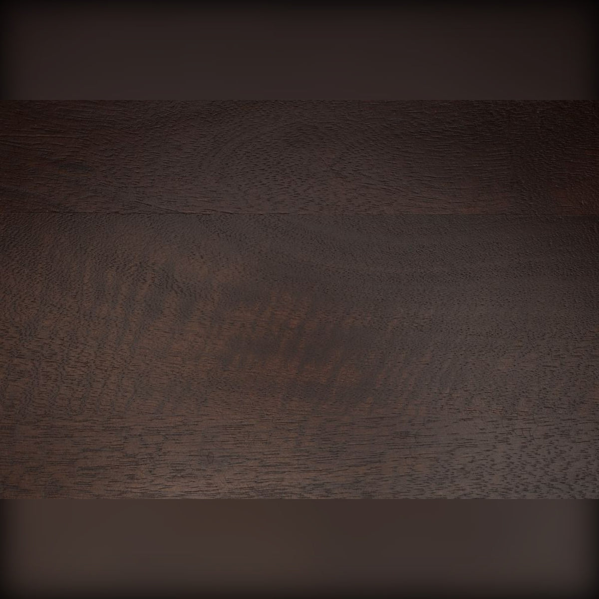 Side Table Belvedere Walnut Domestica – Wood Grain Close-up