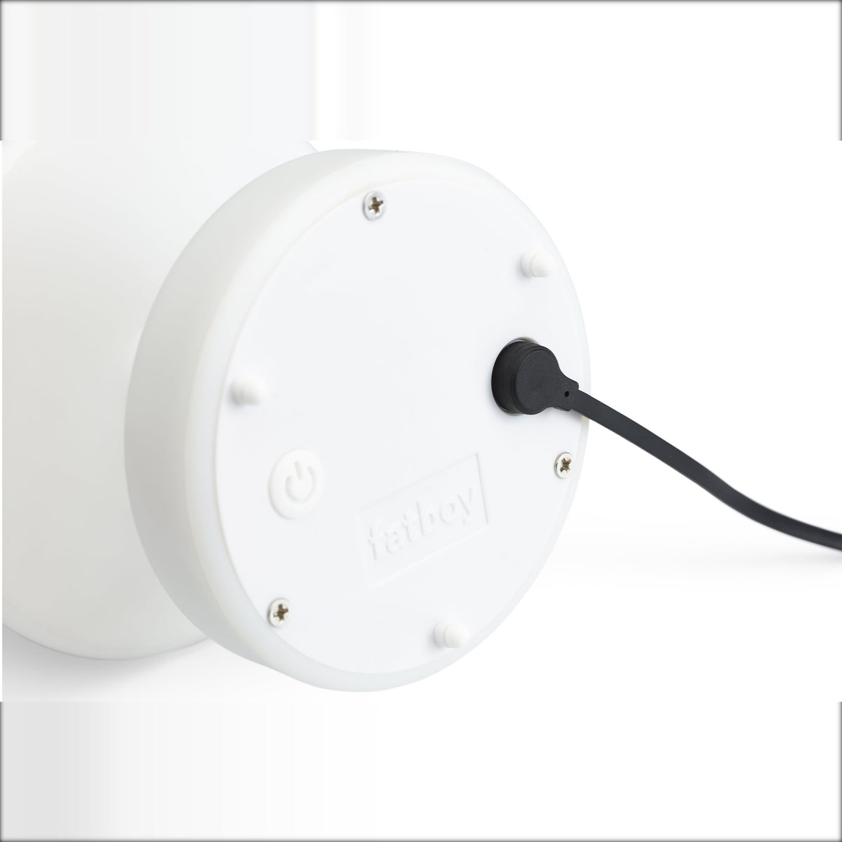 Edison la Surprise Domestica – Base with Charging Cable Close-up