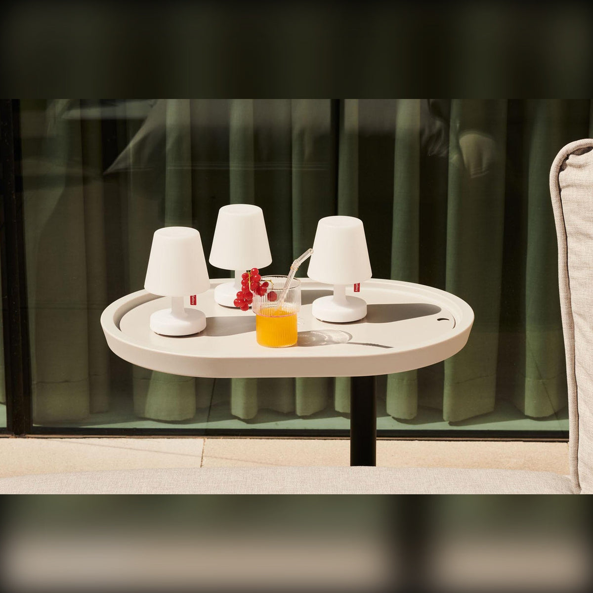 Edison the Mini Set 3 Pieces Domestica – Lifestyle – On a White Tray Table with a Drink